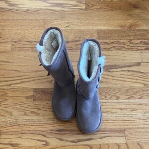 Kookaburra Kids Boots size 1